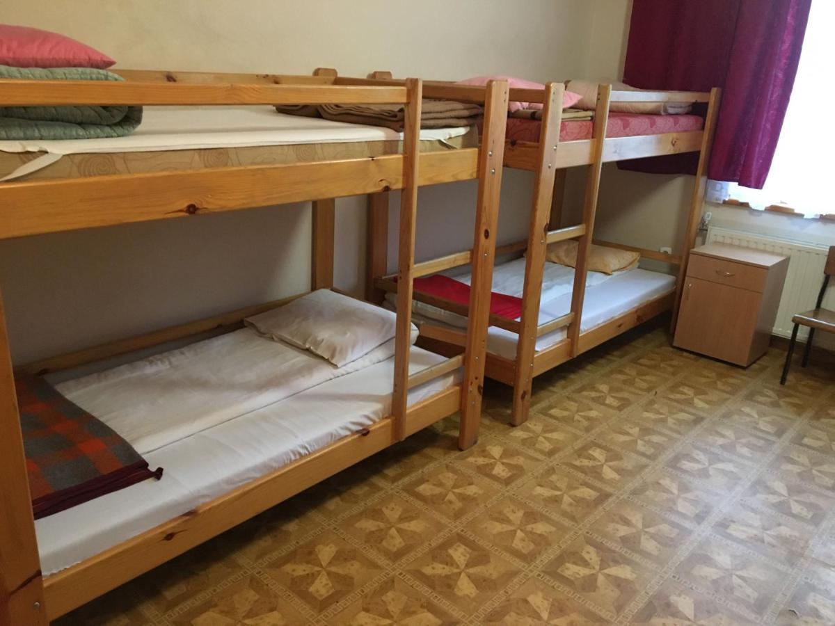 Dom Mlodziezowy W Polanie Apartamento Serednie Male Exterior foto