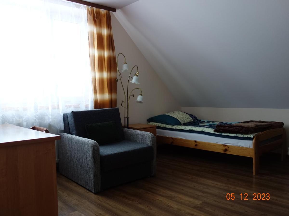 Dom Mlodziezowy W Polanie Apartamento Serednie Male Exterior foto
